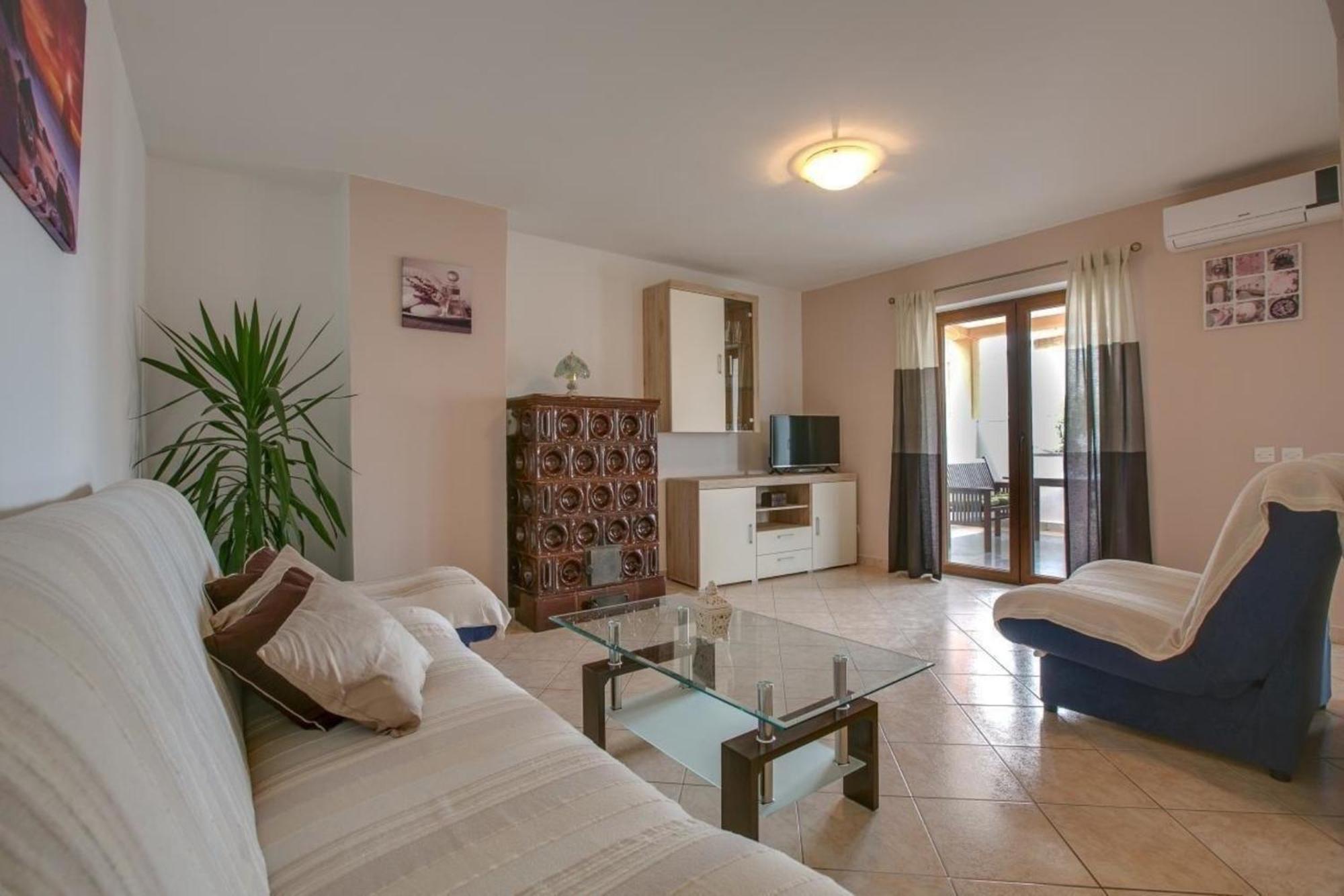 Appartement In Pula Mit Terrasse, Garten Und Grill Štinjan Εξωτερικό φωτογραφία