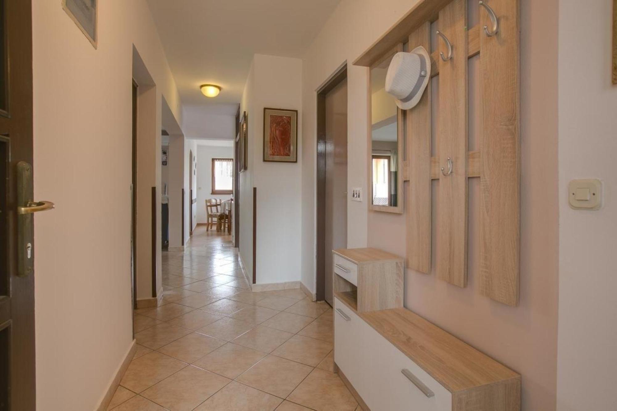 Appartement In Pula Mit Terrasse, Garten Und Grill Štinjan Εξωτερικό φωτογραφία